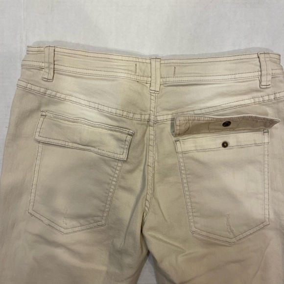 Free People Beige Distressed Jeans Size 4. - Picture 3 of 7